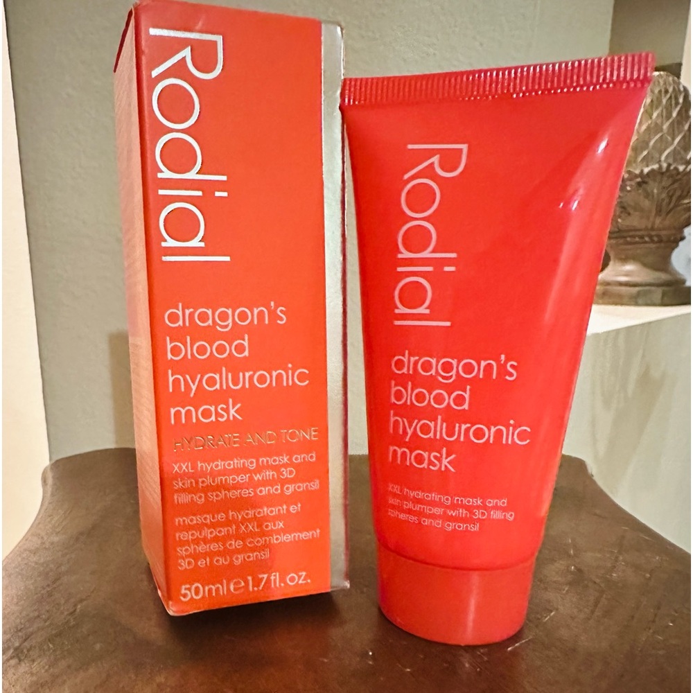 🎁New Radial Dragon’s Blood Hyaluronic Mask Neiman Marcus🎁